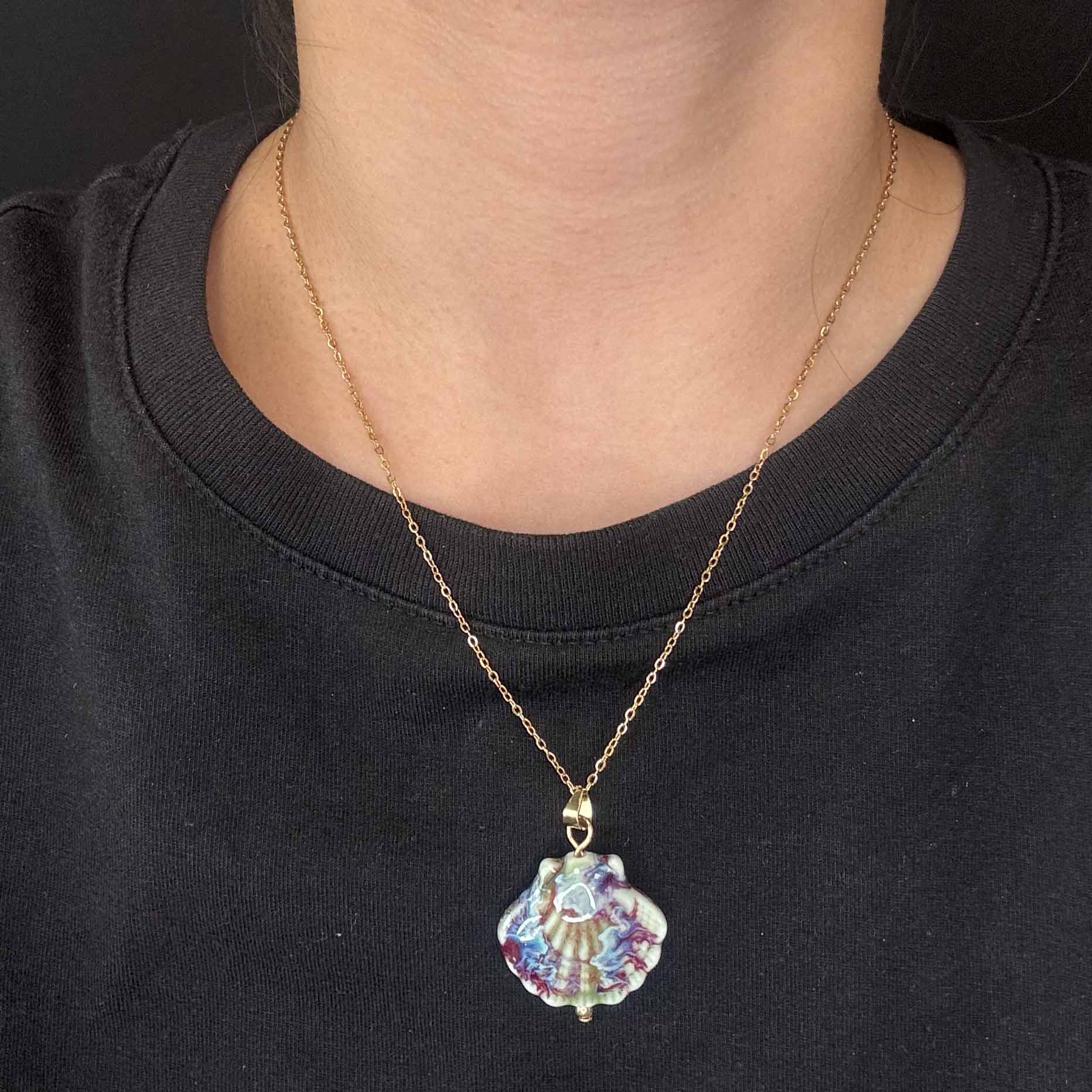 Collana di Conchiglie Dipinte