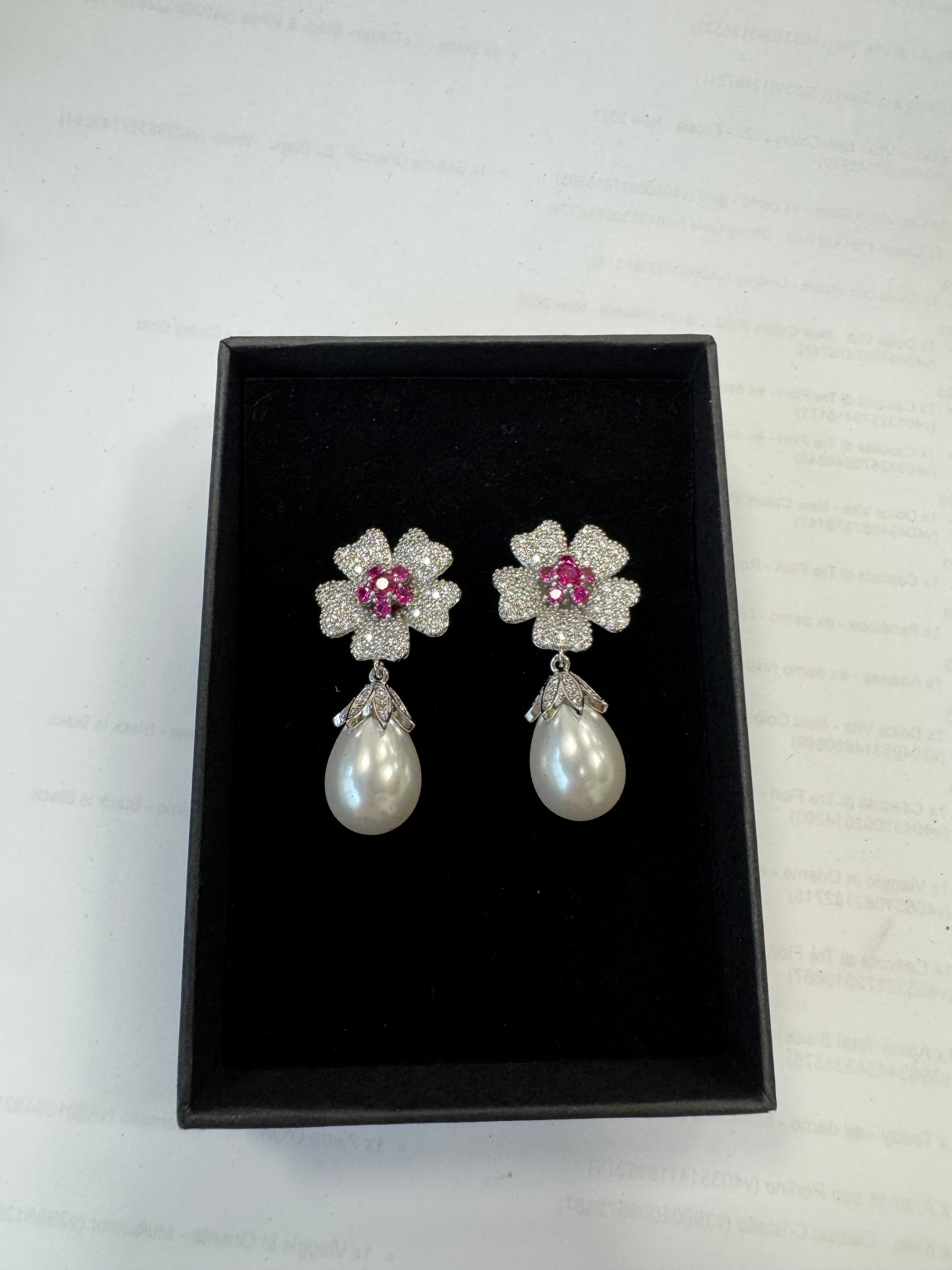 Palestro Milano Orecchini Fiore con pistillo fucsia e perla