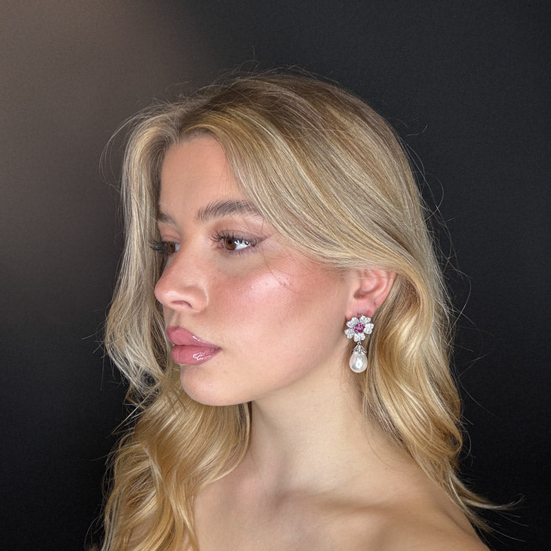 Palestro Milano Orecchini Fiore con pistillo fucsia e perla