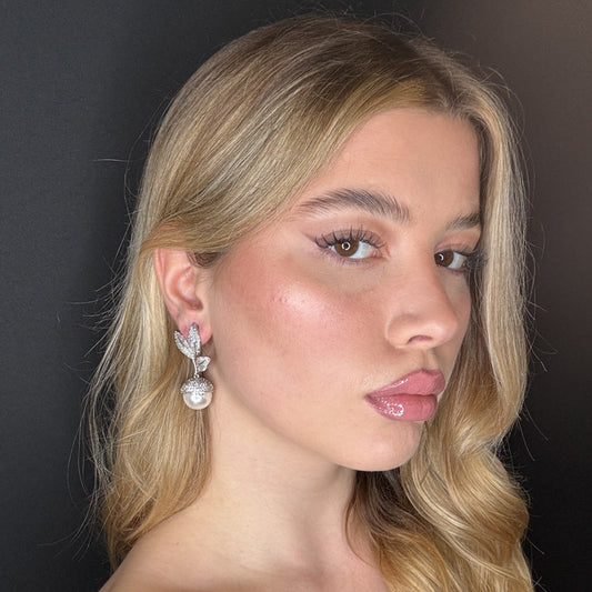 Palestro Milano Orecchini Foglie di pavè con perla