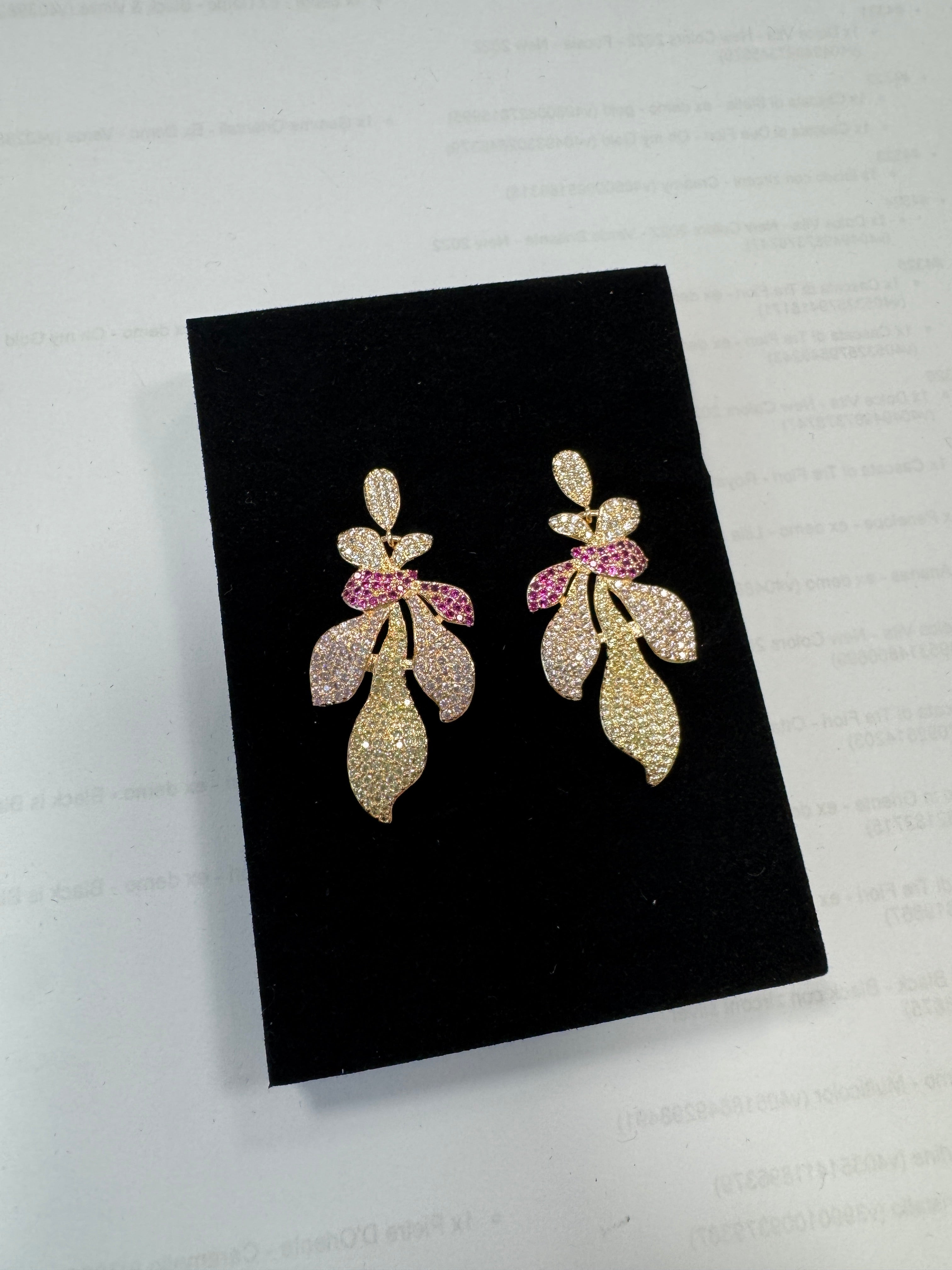 Palestro Milano Orecchini Foglie sfumature di Pavè