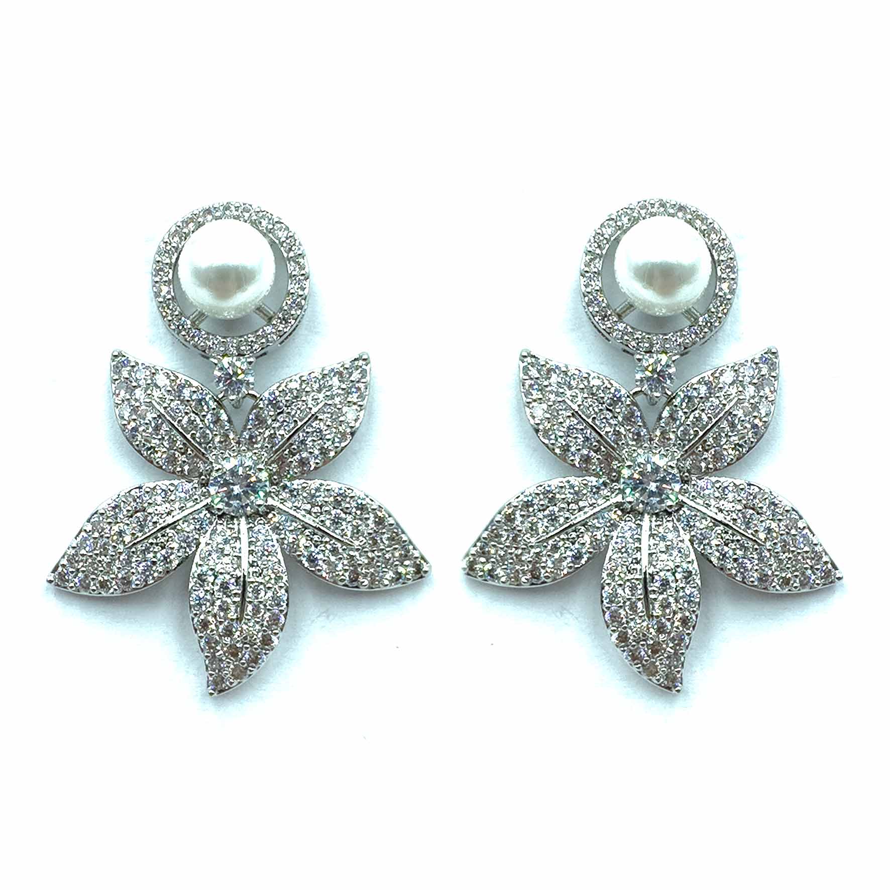 Palestro Milano Orecchini Silver con perlina Fogliolina di pavè