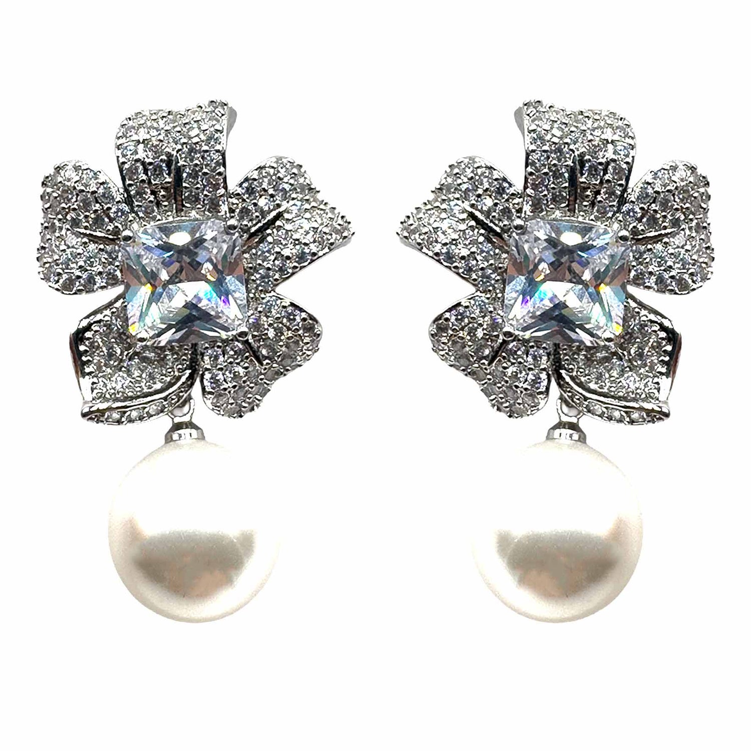 Fiore pistillo di pavè con perla