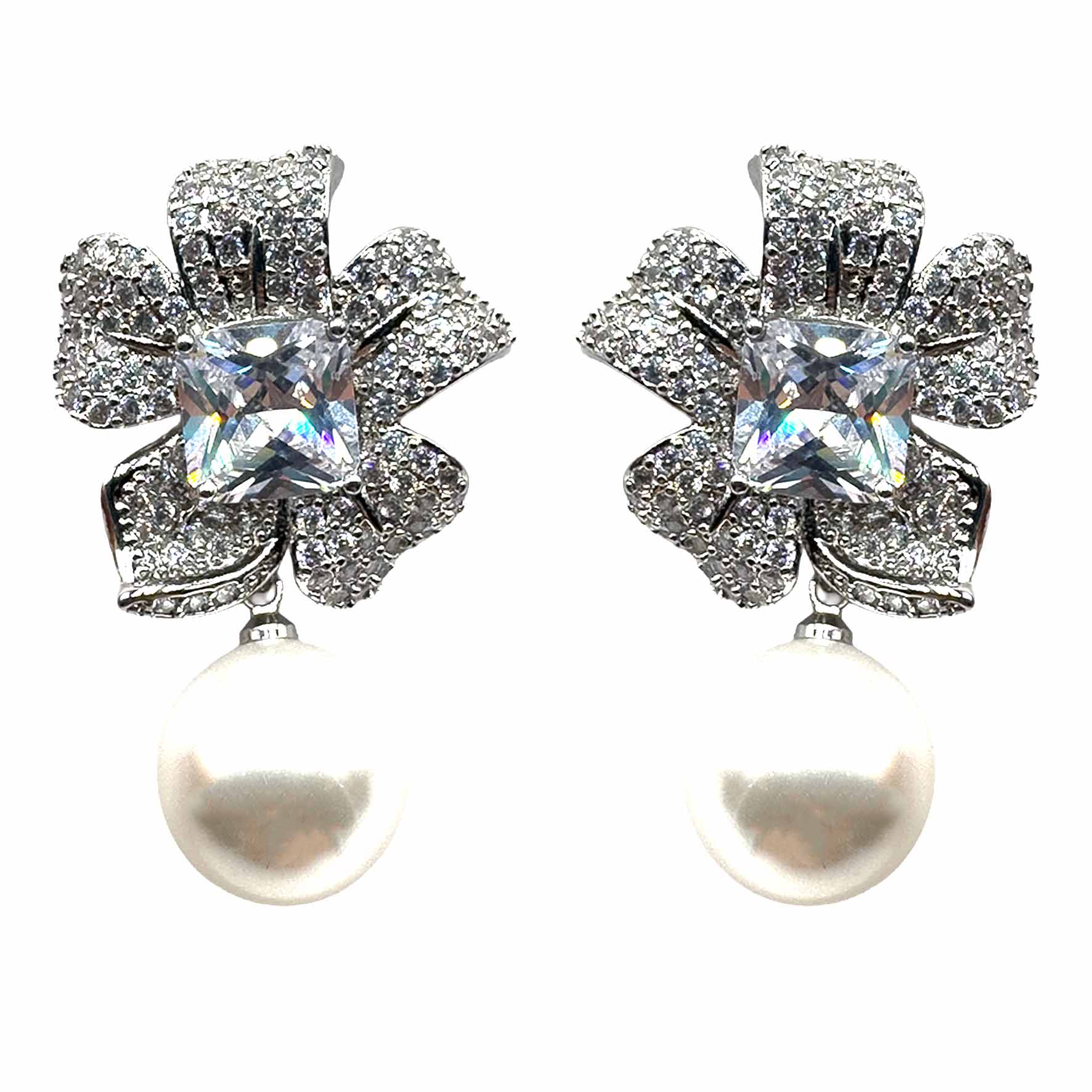 Fiore pistillo di pavè con perla