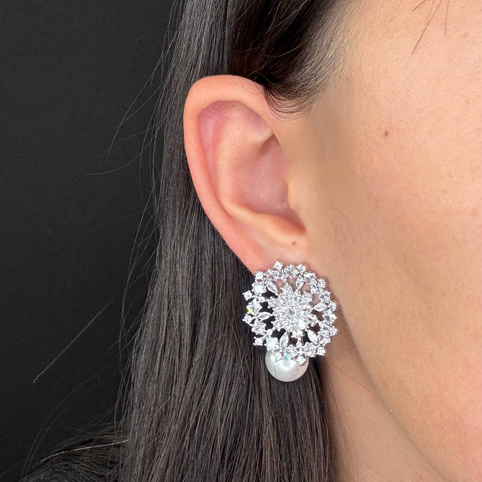 Mandala di cristalli con perla