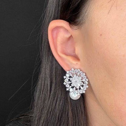 Mandala di cristalli con perla
