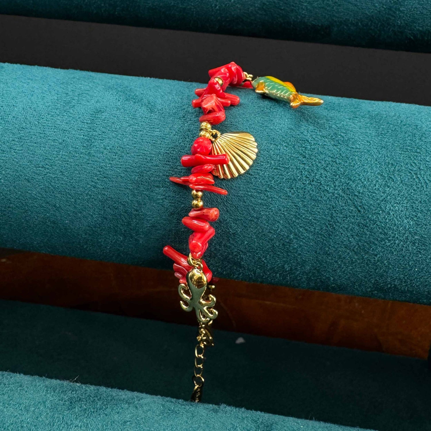 Bracciale Charms &amp; Coralli