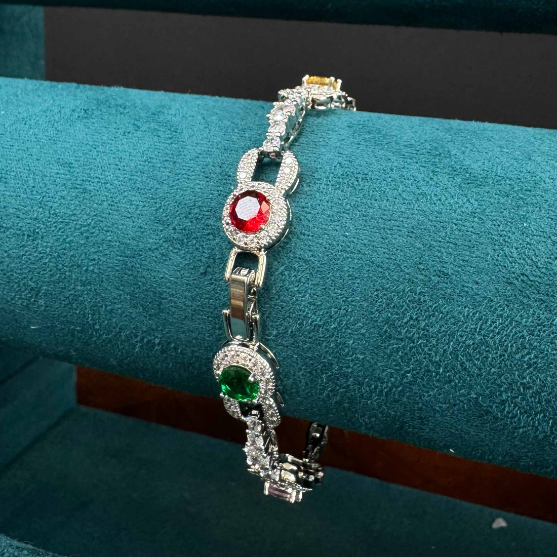 Bracciale di Catene di Gemme