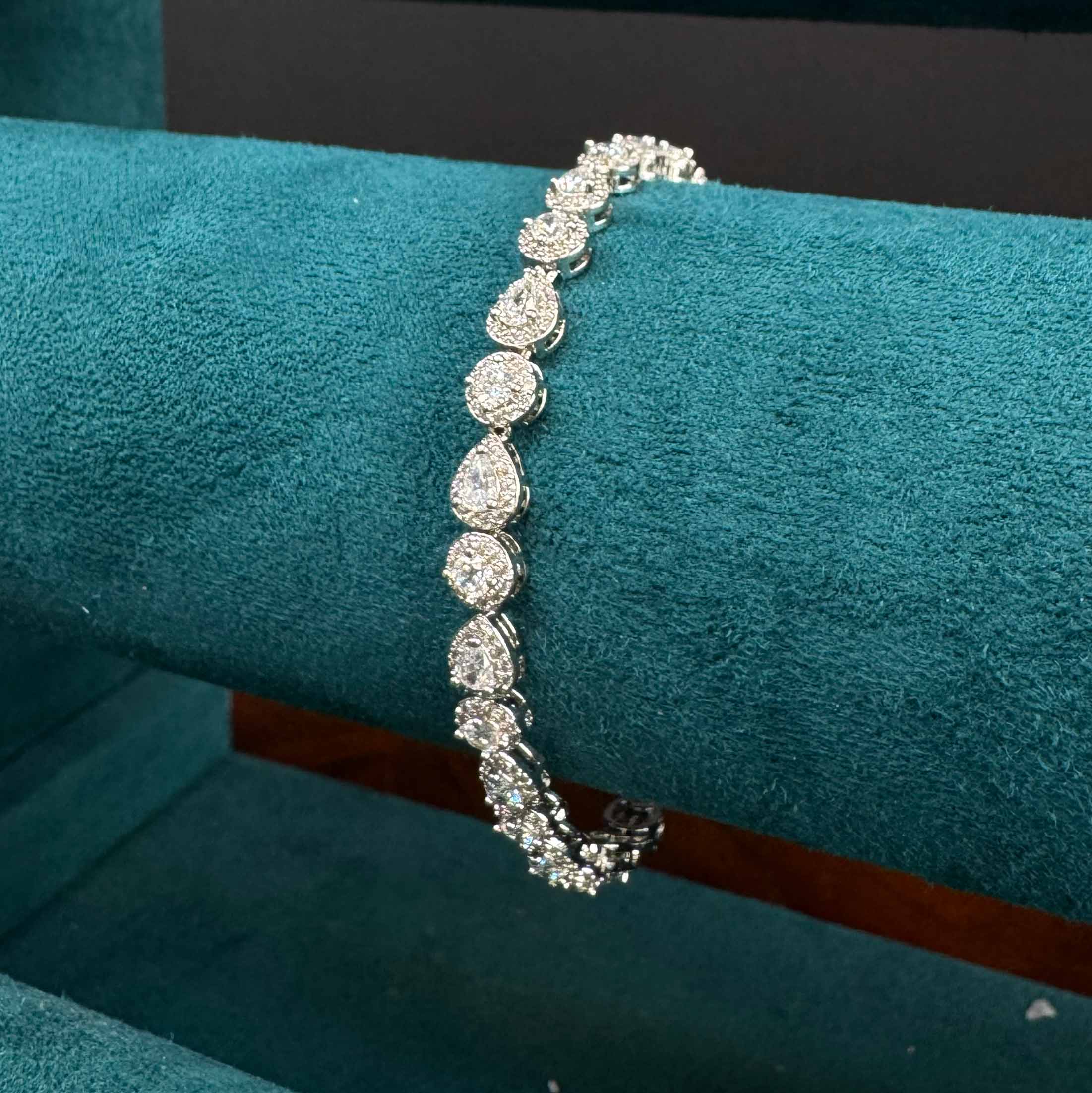 Bracciale di Mini Tondi e Mini Gocce