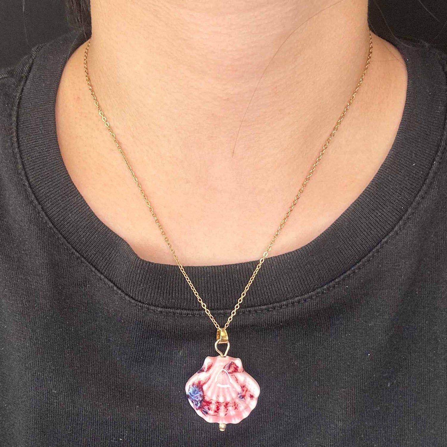 Collana di Conchiglie Dipinte
