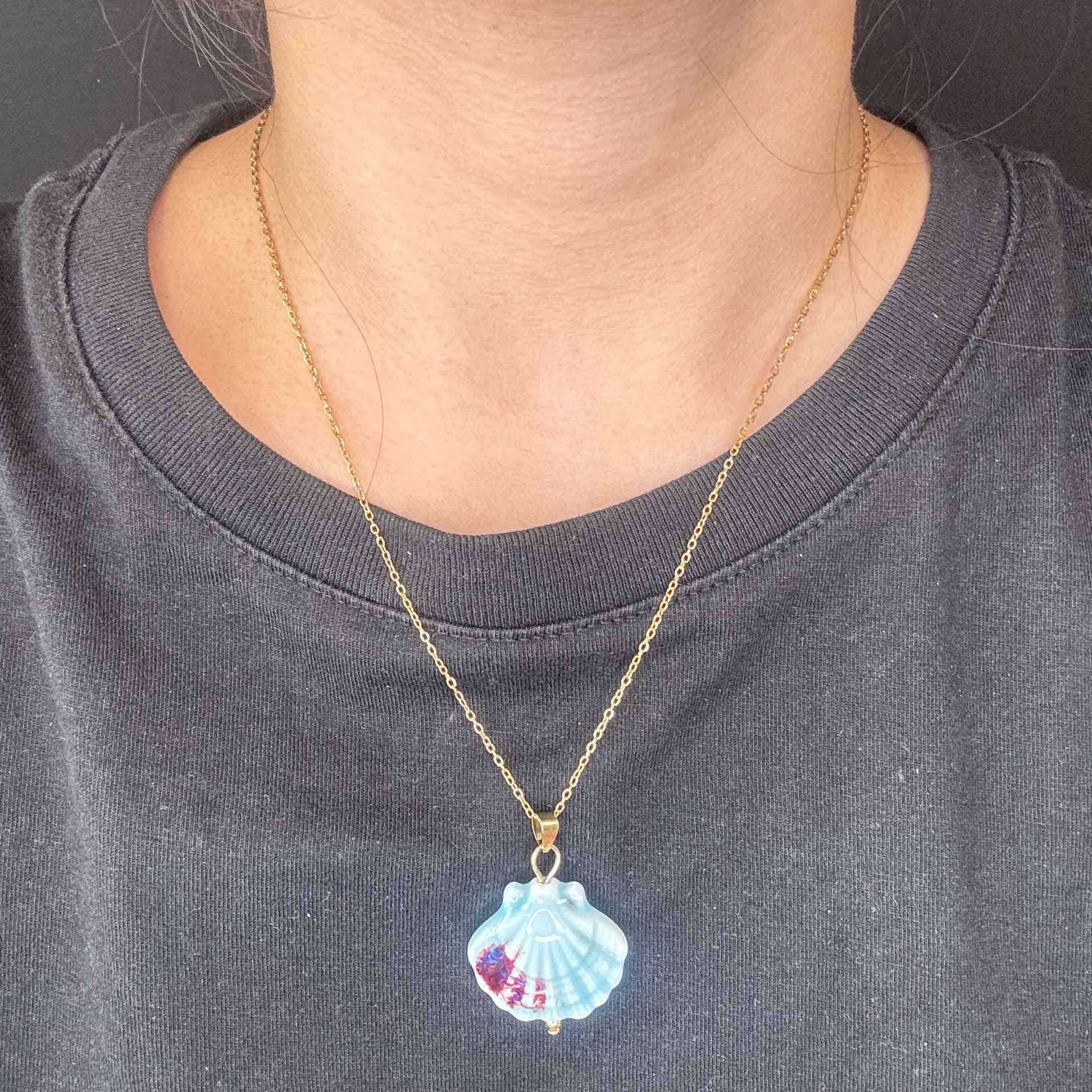Collana di Conchiglie Dipinte