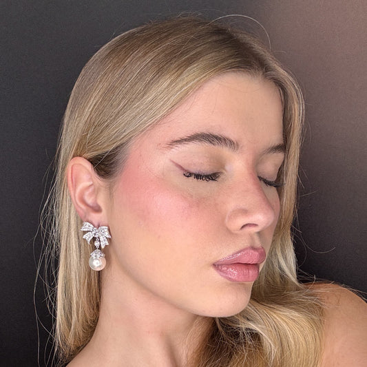 Fiocco con perla pendente