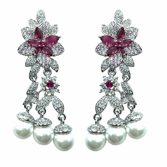 Fiorellino di Pavè con trio di perle