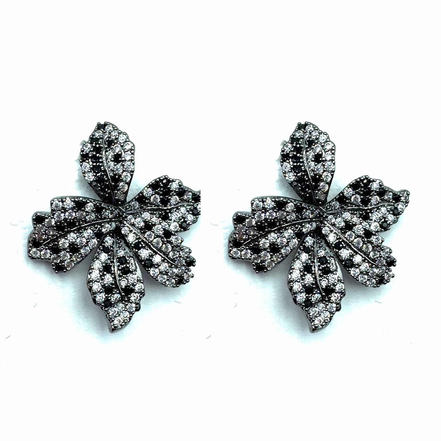 Palestro Milano Orecchini Dark - Black Mini giglio di pavè
