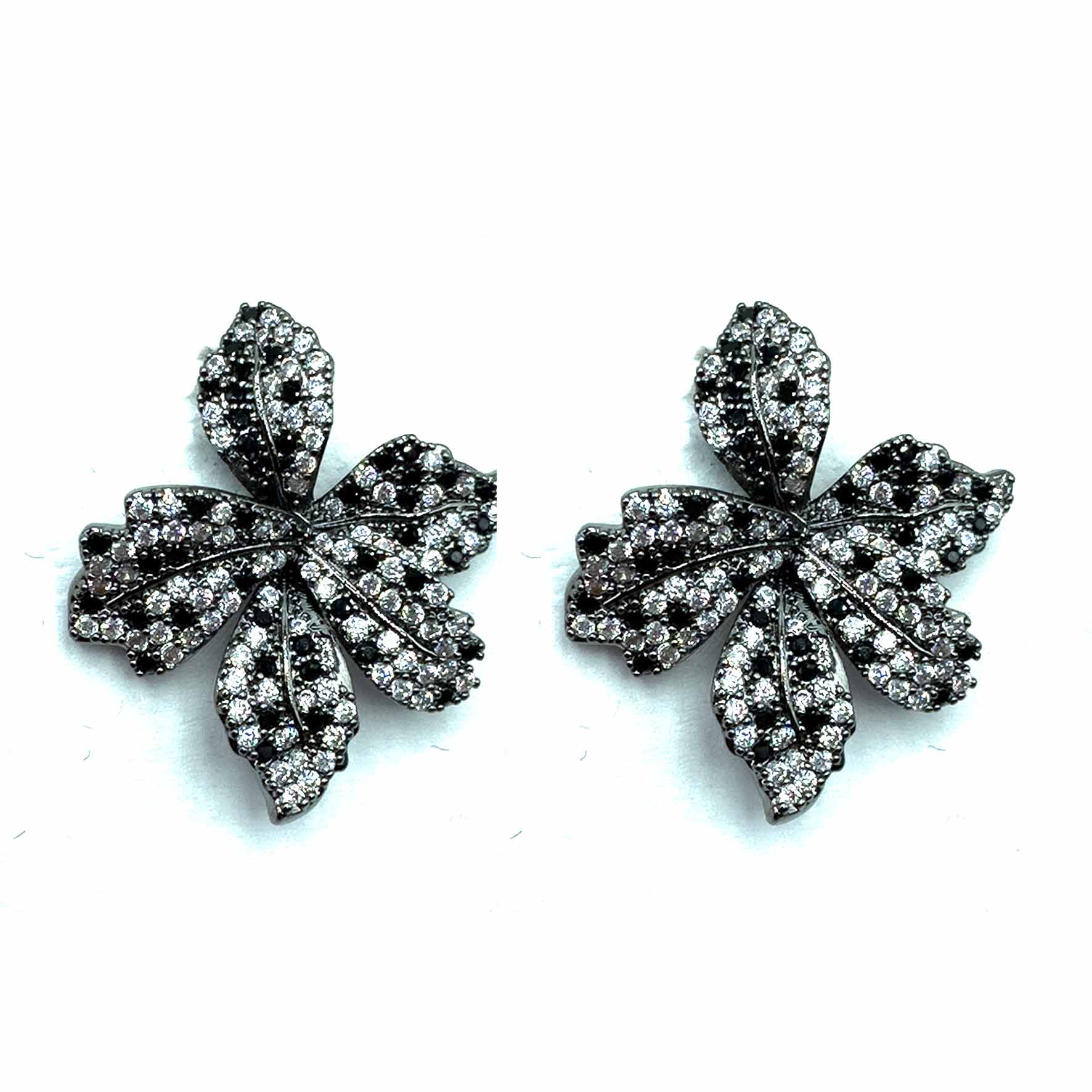 Palestro Milano Orecchini Dark - Black Mini giglio di pavè