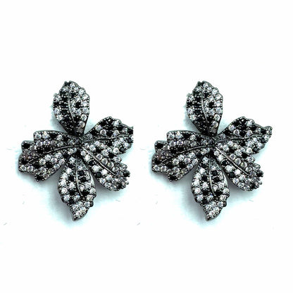 Palestro Milano Orecchini Dark - Black Mini giglio di pavè