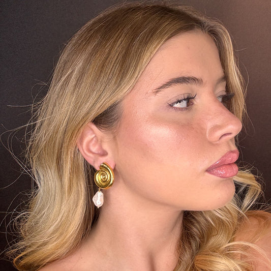 Palestro Milano Orecchini Conchiglia con perlina irregolare