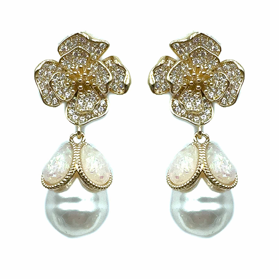 Palestro Milano Orecchini Cristallo ed opalescente Peonia di pavè con perla pendente