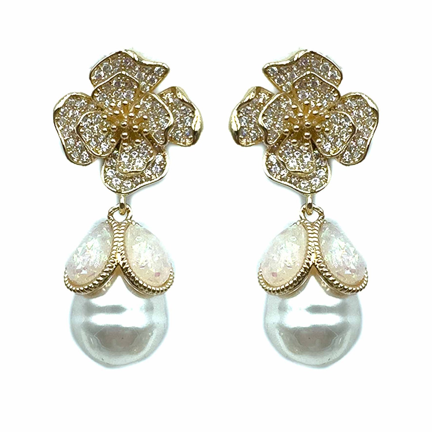 Palestro Milano Orecchini Cristallo ed opalescente Peonia di pavè con perla pendente