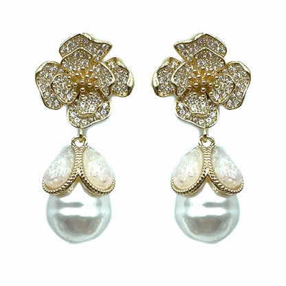 Palestro Milano Orecchini Cristallo ed opalescente Peonia di pavè con perla pendente