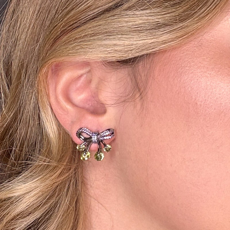 Palestro Milano Orecchini Fiocchetti di pavè con palline