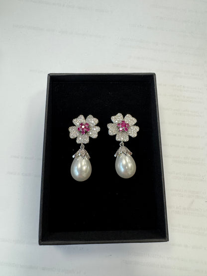 Palestro Milano Orecchini Fiore con pistillo fucsia e perla