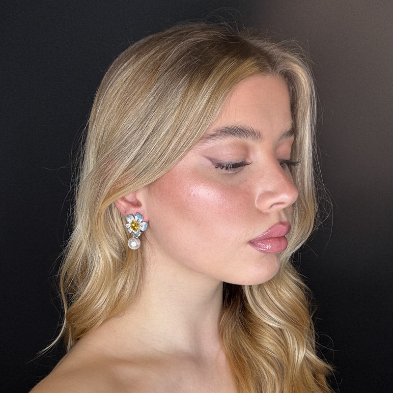 Palestro Milano Orecchini Fiore pistillo giallo di pavè con perla