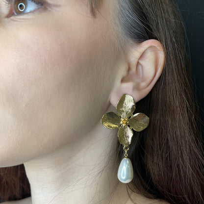 Palestro Milano Orecchini Fiorelloni con perla