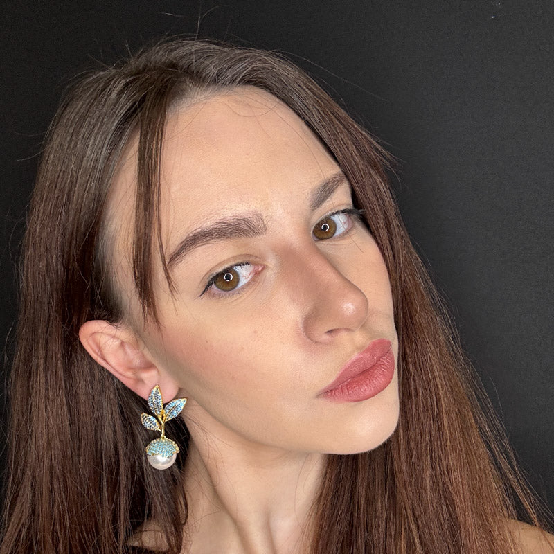 Palestro Milano Orecchini Foglie di pavè con perla