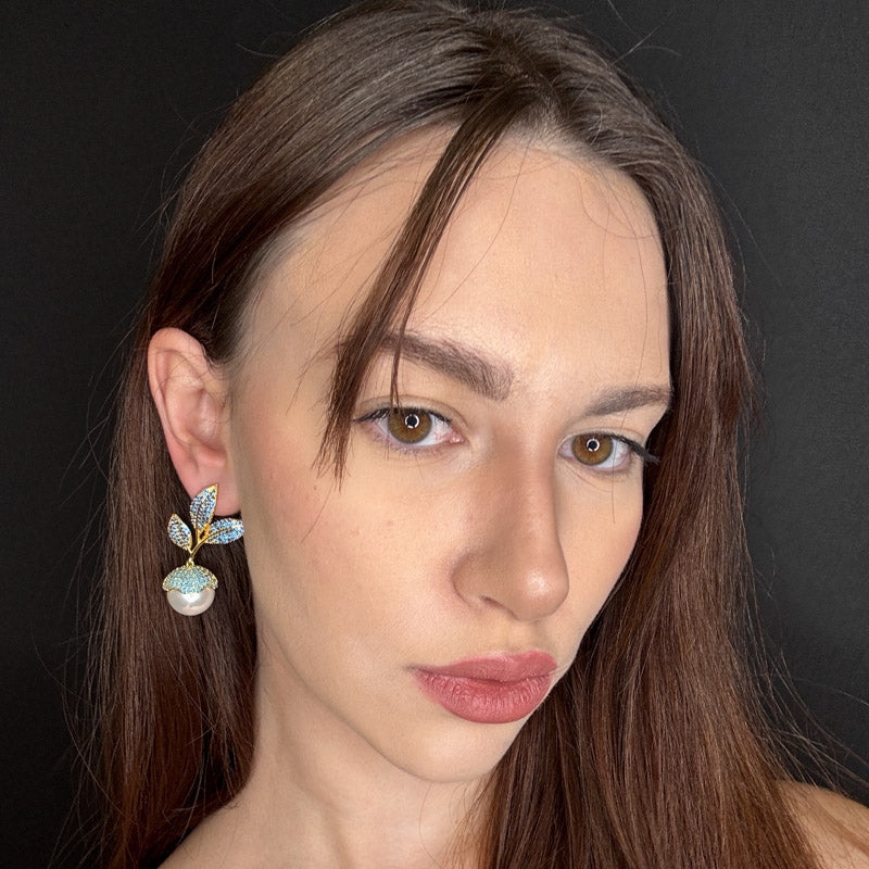 Palestro Milano Orecchini Foglie di pavè con perla