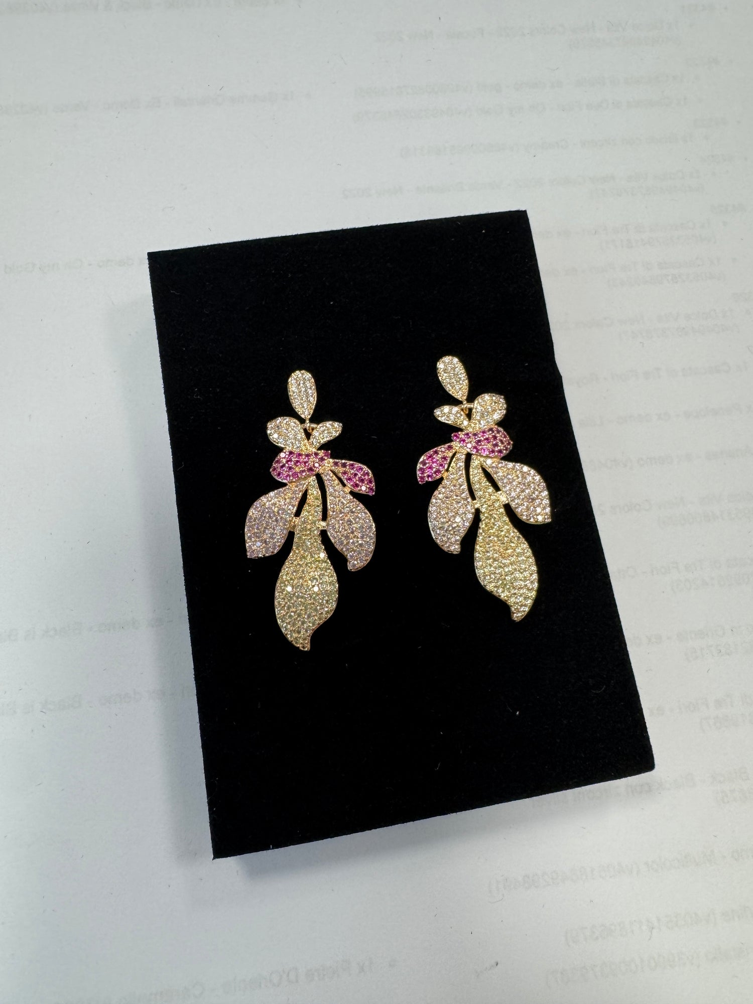 Palestro Milano Orecchini Foglie sfumature di Pavè