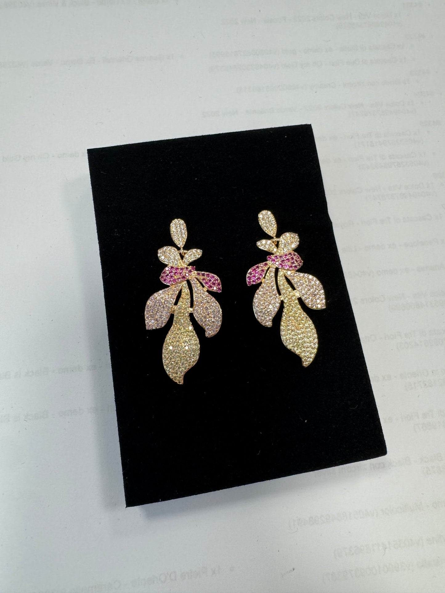 Palestro Milano Orecchini Foglie sfumature di Pavè