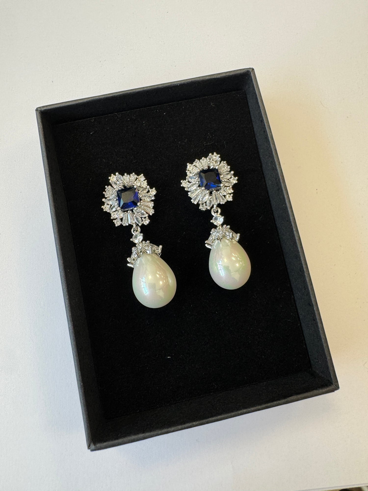 Palestro Milano Orecchini Kate con perla pendente