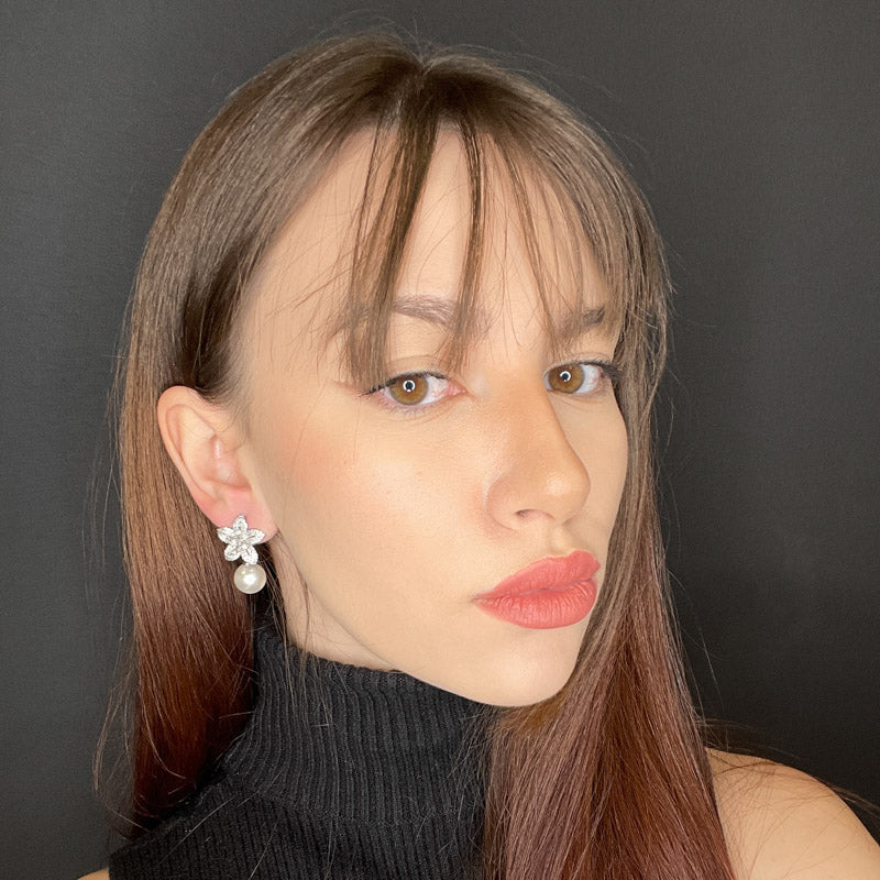 Palestro Milano Orecchini Mini Giglio con perla