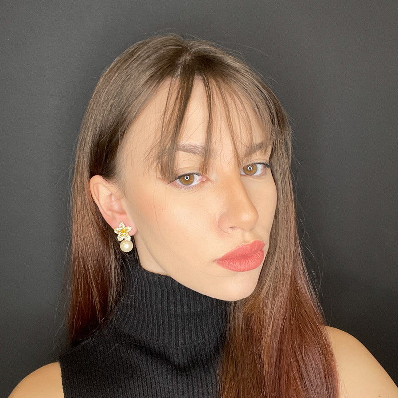 Palestro Milano Orecchini Mini Giglio con perla