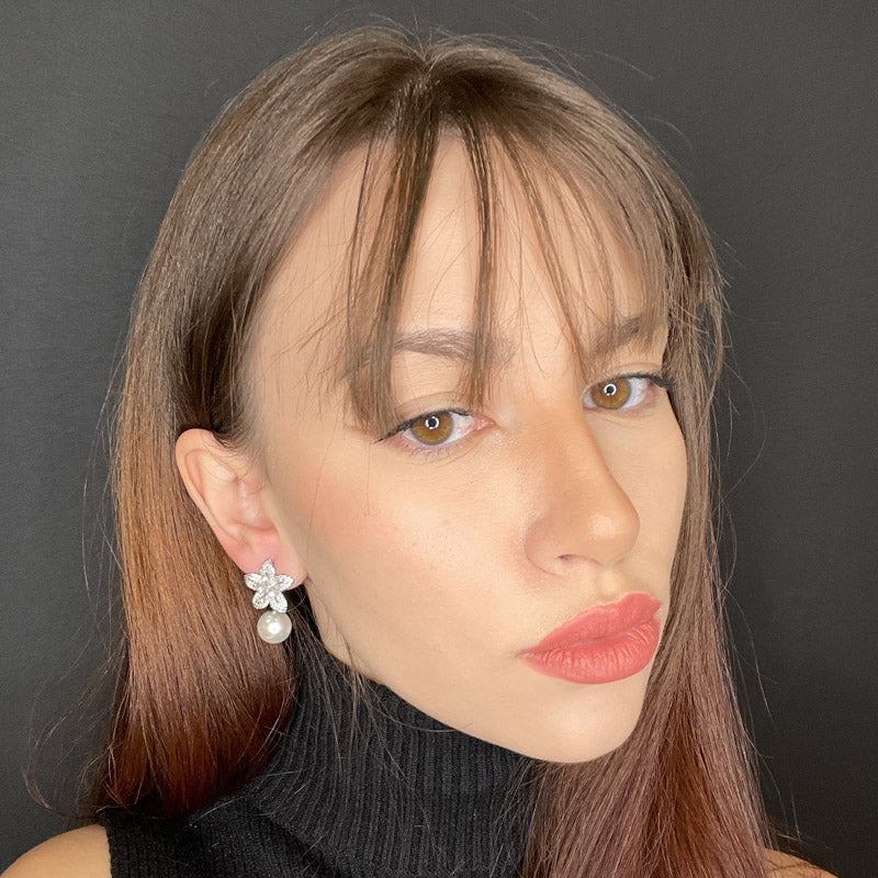 Palestro Milano Orecchini Mini Giglio con perla