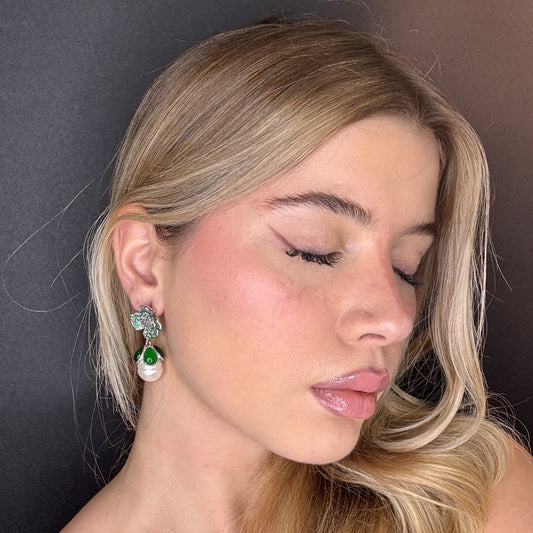 Palestro Milano Orecchini Peonia di pavè con perla pendente