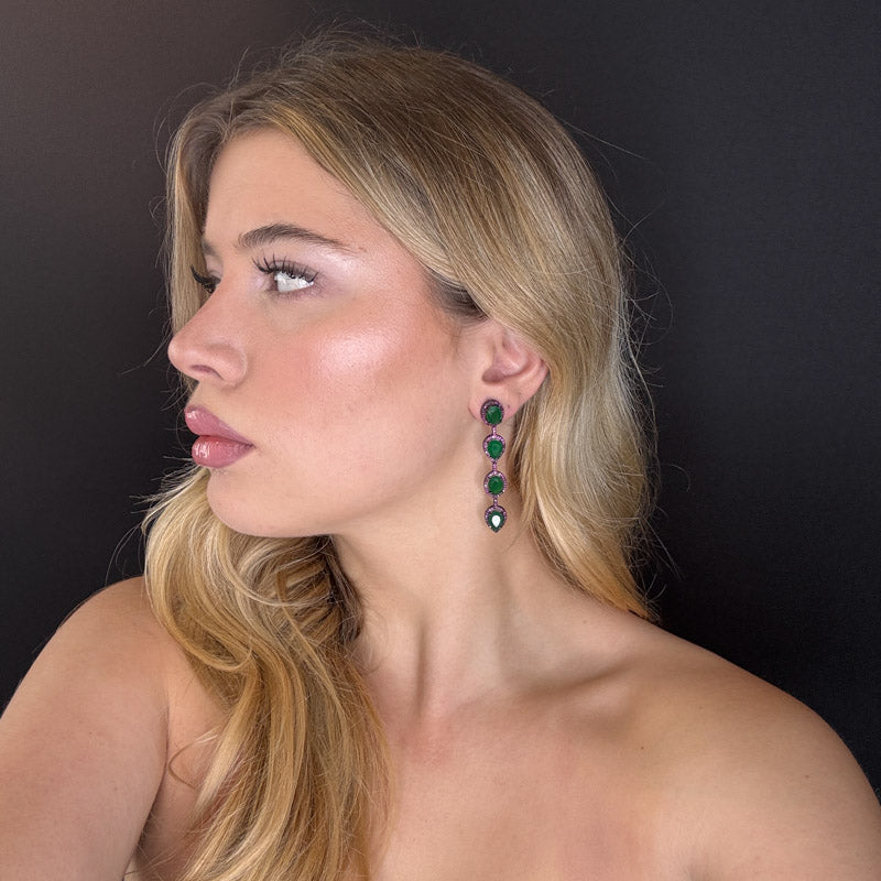 Palestro Milano Orecchini Sequenza di pietre smeraldo/fucsia