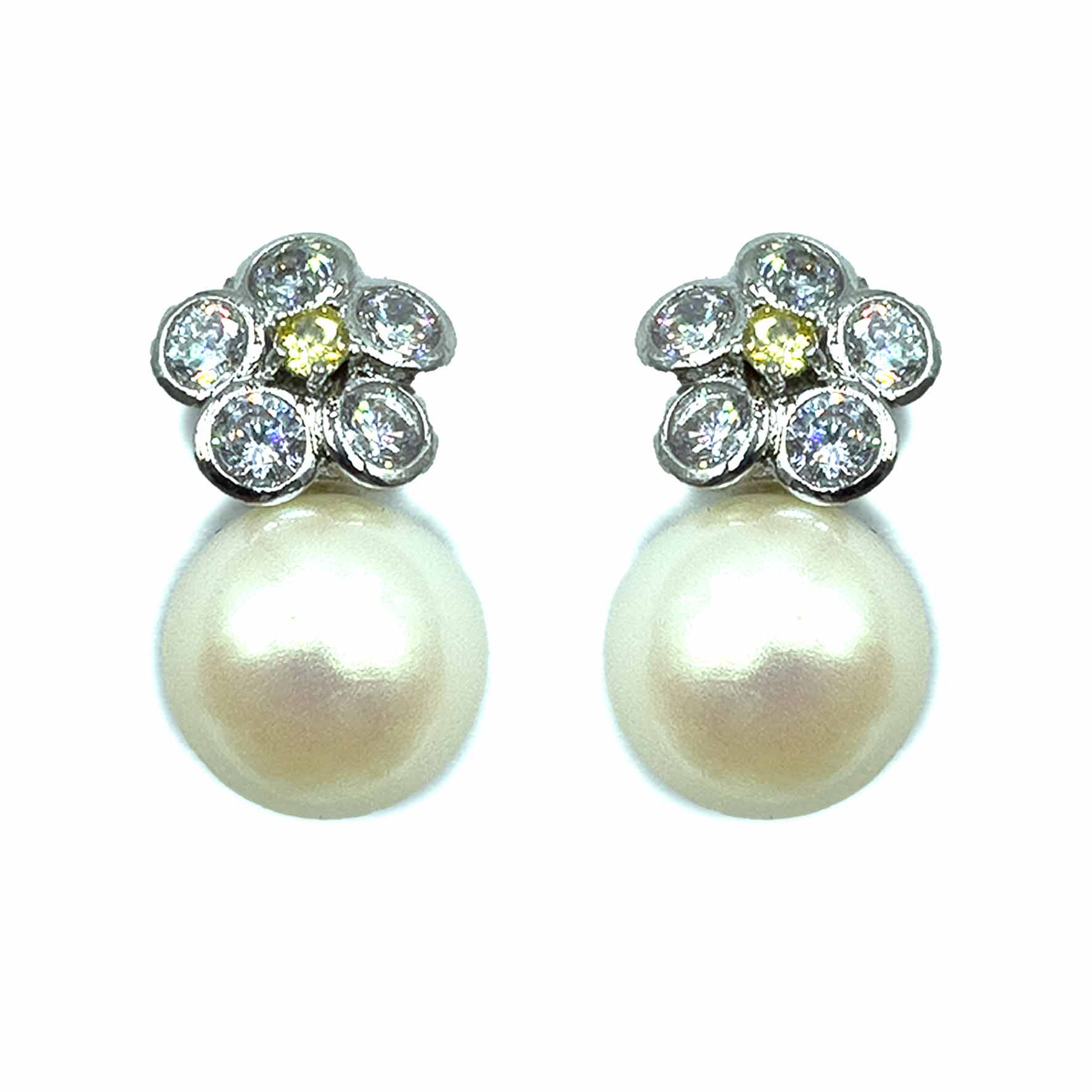 Palestro Milano Orecchini Silver perla bianca Perla con fiorellino di zirconi