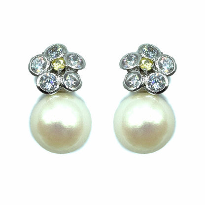 Palestro Milano Orecchini Silver perla bianca Perla con fiorellino di zirconi