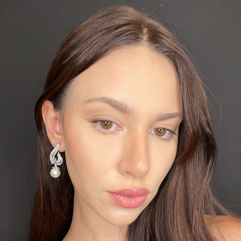 Palestro Milano Orecchini Virgola di pavè con perla