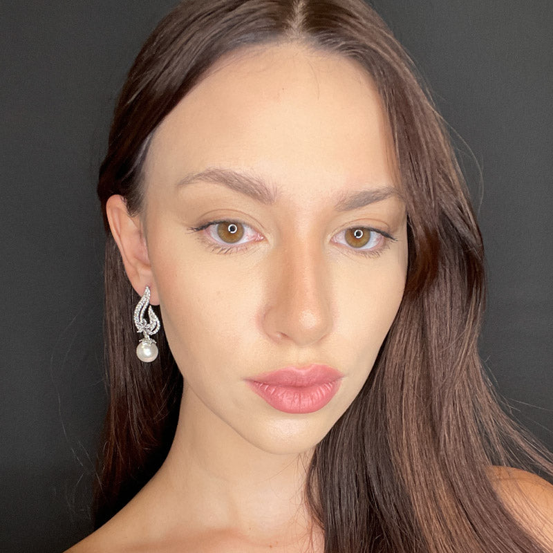 Palestro Milano Orecchini Virgola di pavè con perla