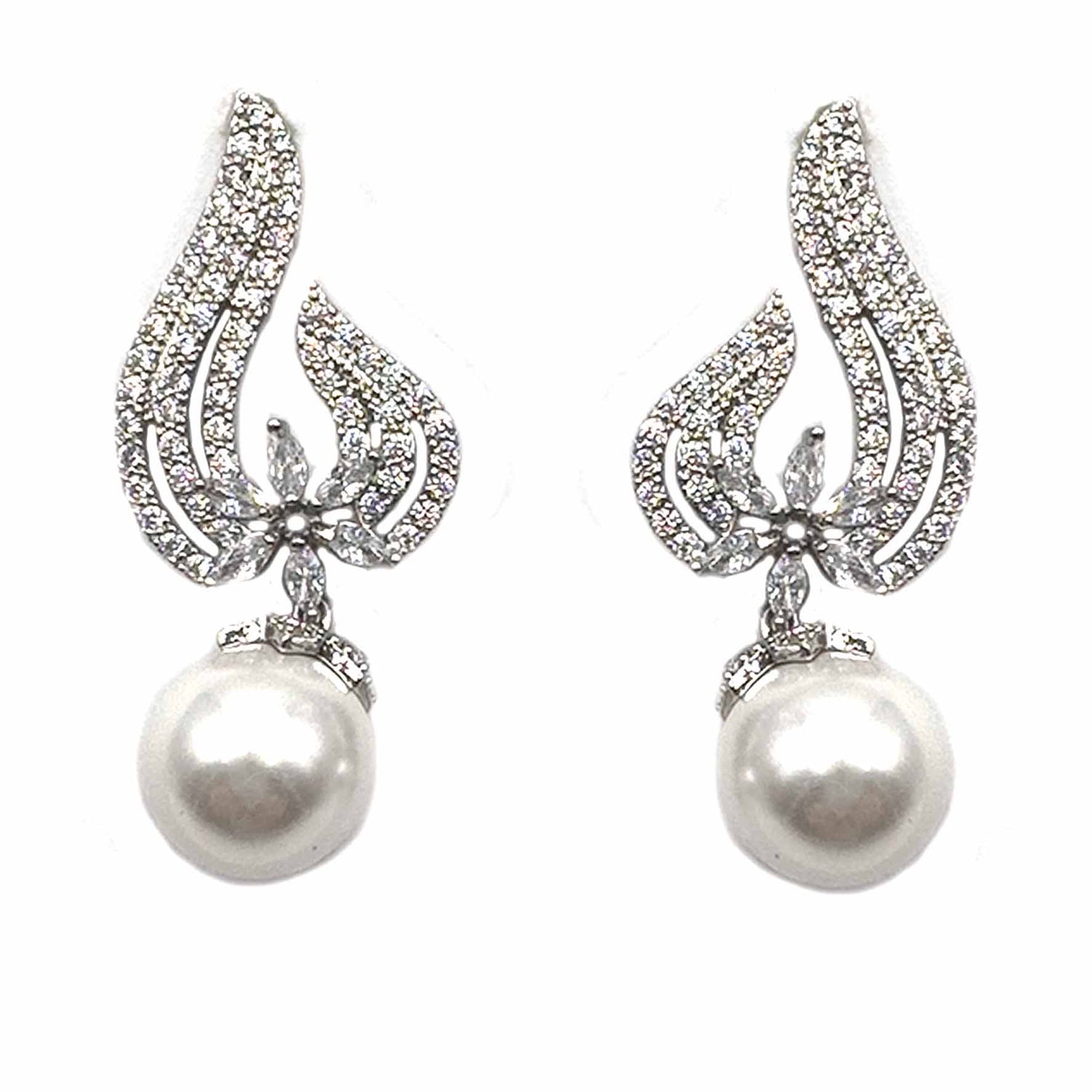 Palestro Milano Orecchini Virgola di pavè con perla