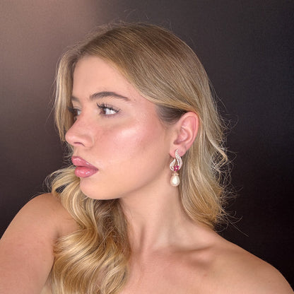 Palestro Milano Orecchini Virgola di pavè con perla - pink edition