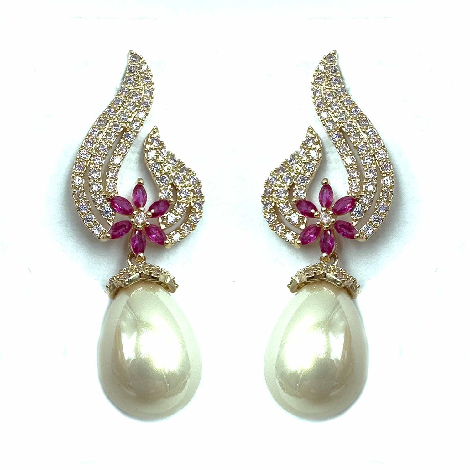 Palestro Milano Orecchini Virgola di pavè con perla - pink edition