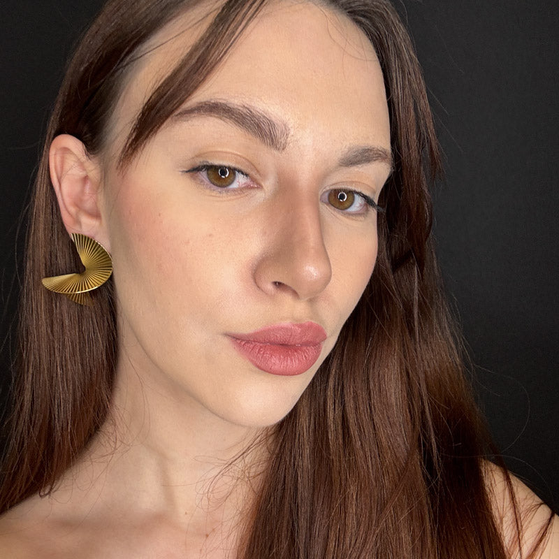 Palestro Milano Orecchini Vortice Tridimensionale